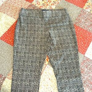 APT. 9 ANKLE PANTS-Black/White Pattern in Size 14